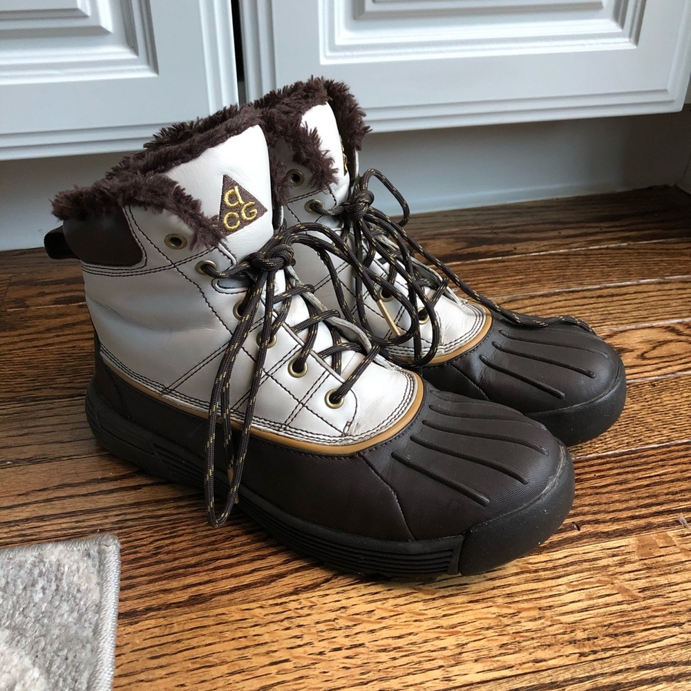 Nike acg boots